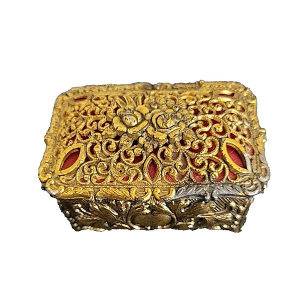 Vintage Trinket/Jewelry Box Gold Roses with Red Lining Made in Japan - Picture 2 of 8